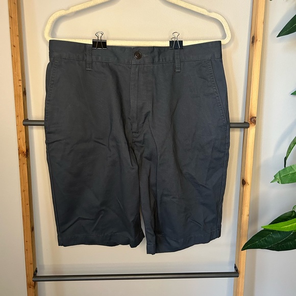 Dockers Men's Perfect Classic Fit Shorts Size W30 - Picture 3 of 5
